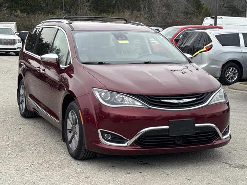 2018 Chrysler Pacifica Hybrid Limited