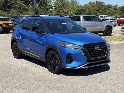 2021 Nissan Kicks SR