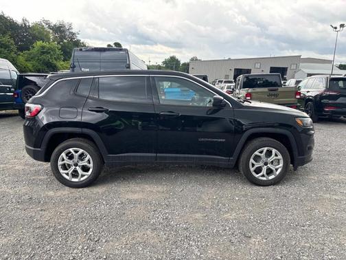 2025 Jeep Compass Sport