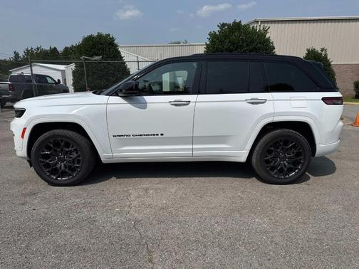 2025 Jeep Grand Cherokee Summit