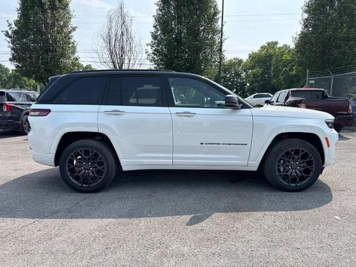 2025 Jeep Grand Cherokee Summit