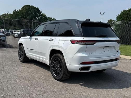 2025 Jeep Grand Cherokee Summit