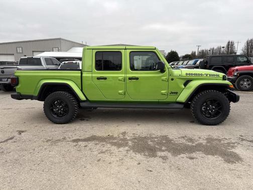 2025 Jeep Gladiator Sport
