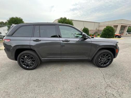 2025 Jeep Grand Cherokee Summit
