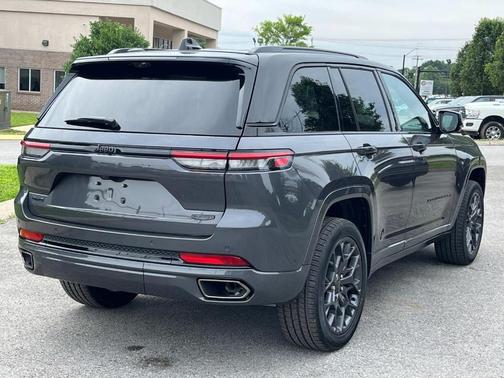 2025 Jeep Grand Cherokee Summit