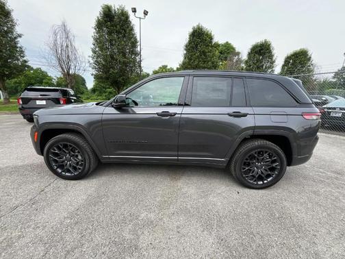 2025 Jeep Grand Cherokee Summit