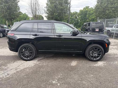 2025 Jeep Grand Cherokee Summit