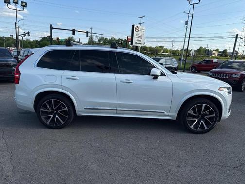 2023 Volvo XC90 B6 Plus 7-Seater