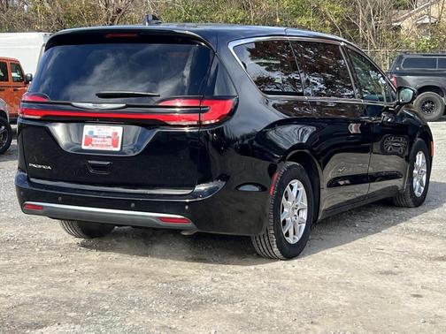 2024 Chrysler Pacifica Touring-L