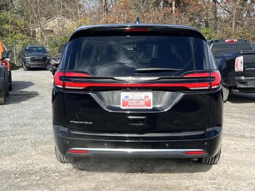 2024 Chrysler Pacifica Touring-L