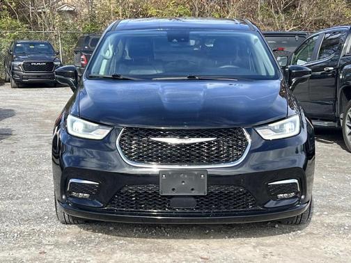 2024 Chrysler Pacifica Touring-L