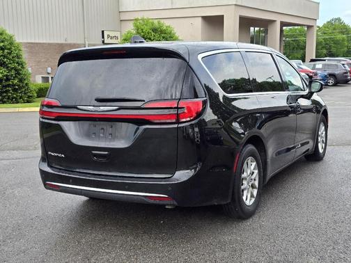 2023 Chrysler Pacifica Touring-L