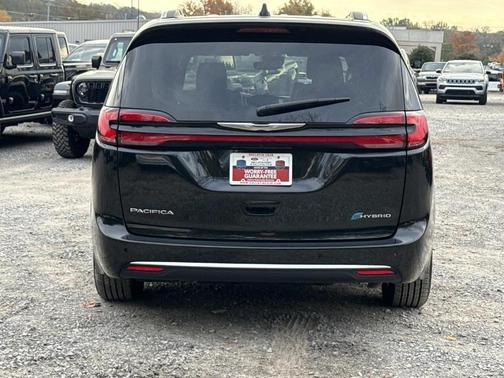 2024 Chrysler Pacifica Hybrid Pinnacle