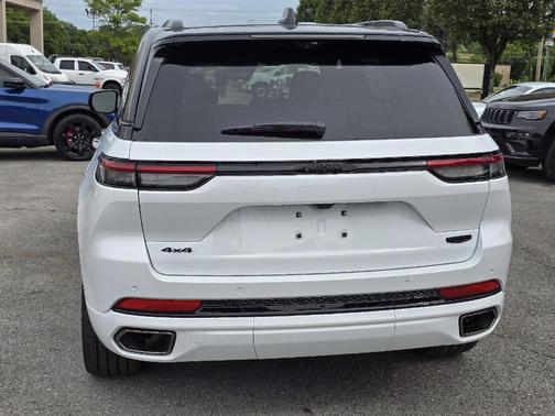 2025 Jeep Grand Cherokee Summit