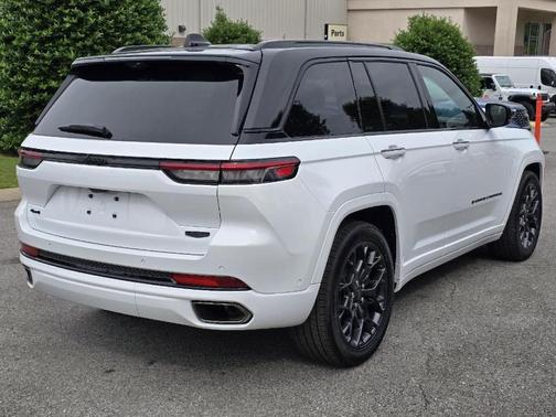 2025 Jeep Grand Cherokee Summit