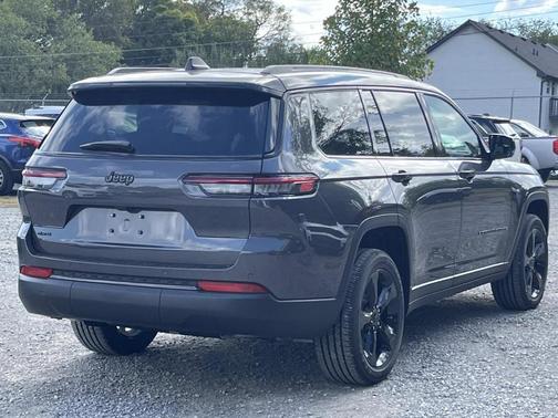 2025 Jeep Grand Cherokee L Laredo