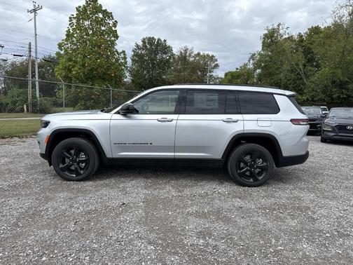 2025 Jeep Grand Cherokee L Laredo