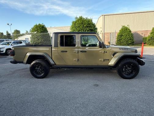 2025 Jeep Gladiator Sport