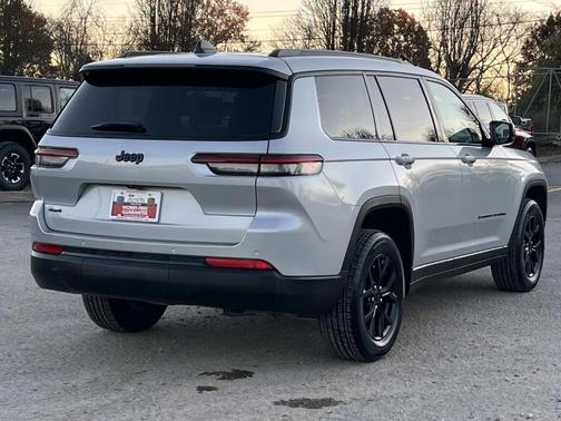 2024 Jeep Grand Cherokee L Laredo