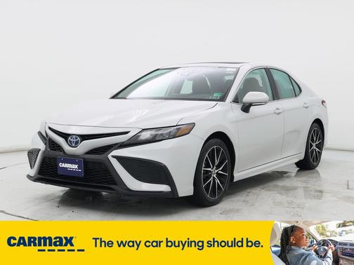 2024 Toyota Camry Hybrid SE