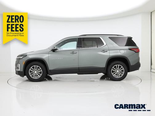 Green 2023 Chevrolet Traverse LT Cloth