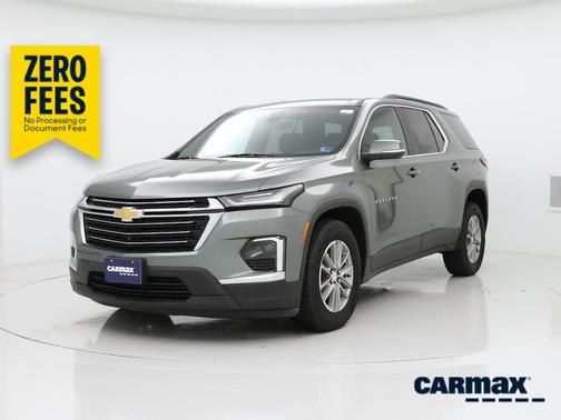 Green 2023 Chevrolet Traverse LT Cloth