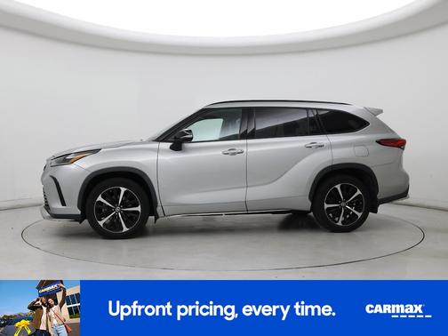 Silver 2021 Toyota Highlander XSE