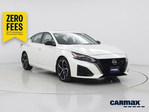 White 2024 Nissan Altima SR
