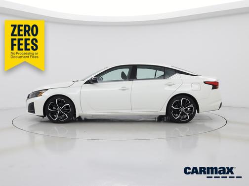 White 2024 Nissan Altima SR