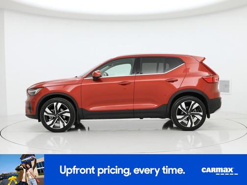 2024 Volvo XC40 B5 Plus Bright Theme