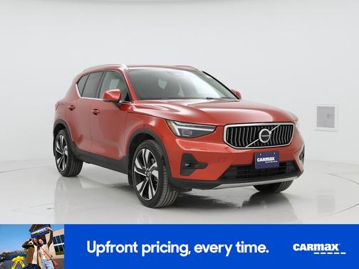 2024 Volvo XC40 B5 Plus Bright Theme