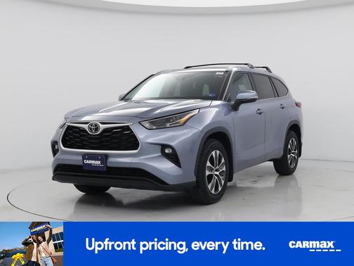 Blue 2022 Toyota Highlander XLE