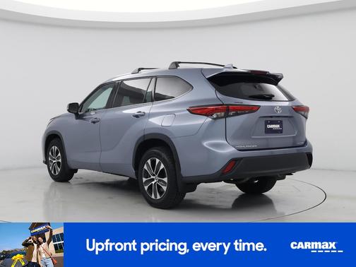 Blue 2022 Toyota Highlander XLE