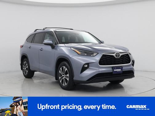 Blue 2022 Toyota Highlander XLE