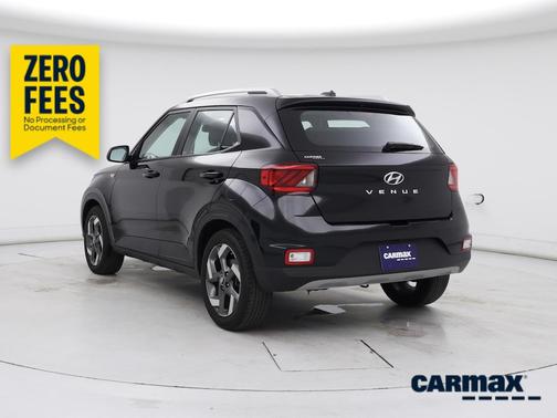 Black 2024 Hyundai VENUE SEL