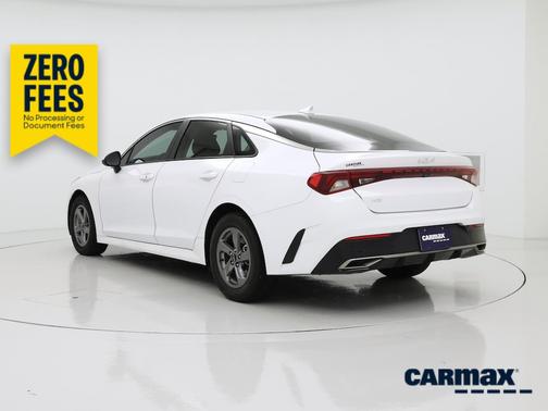 White 2023 Kia K5 LXS