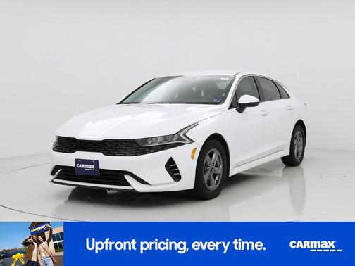 White 2023 Kia K5 LXS