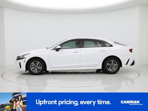 White 2023 Kia K5 LXS