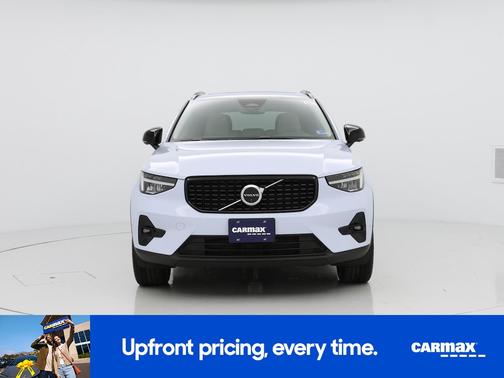 2024 Volvo XC40 B5 Plus Dark Theme
