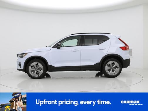 2024 Volvo XC40 B5 Plus Dark Theme