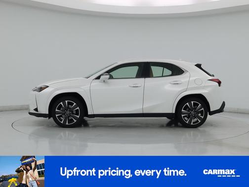 White 2023 Lexus UX 250h Premium