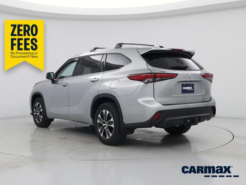 Silver 2022 Toyota Highlander XLE