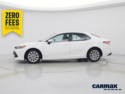 White 2018 Toyota Camry LE