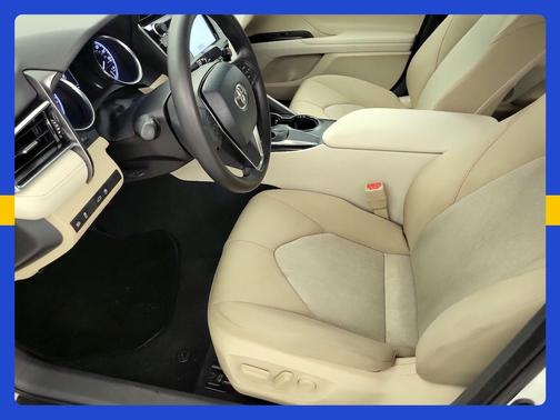 White 2018 Toyota Camry LE