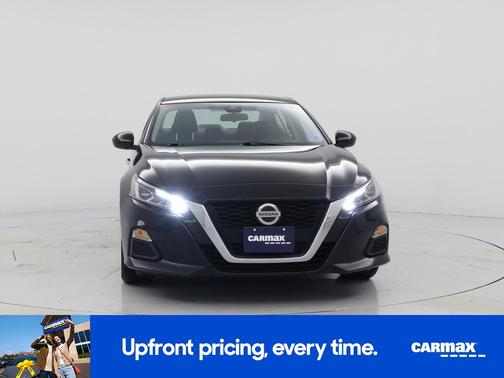 Black 2021 Nissan Altima SV