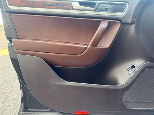 2012 Volkswagen Touareg TDI Lux