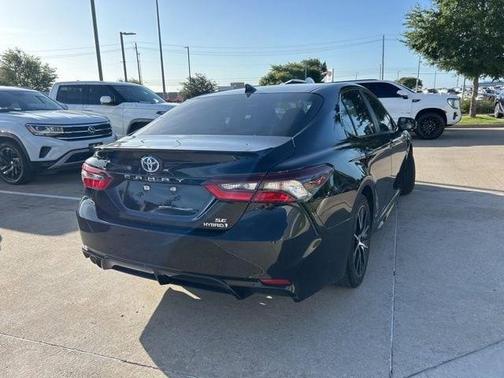 2023 Toyota Camry Hybrid SE