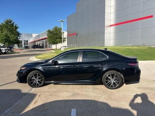 2023 Toyota Camry Hybrid SE