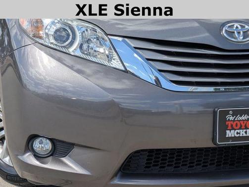 2017 Toyota Sienna XLE