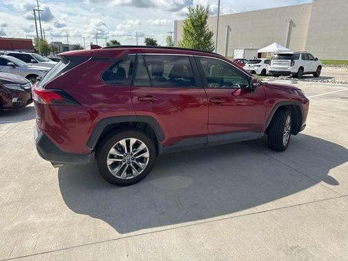 2022 Toyota RAV4 XLE Premium